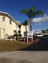 22278 Vick St in Port Charlotte, FL - Building Photo
