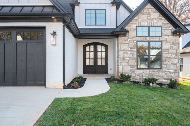 122 Bentley Grove Way in Lynchburg, VA - Foto de edificio - Building Photo