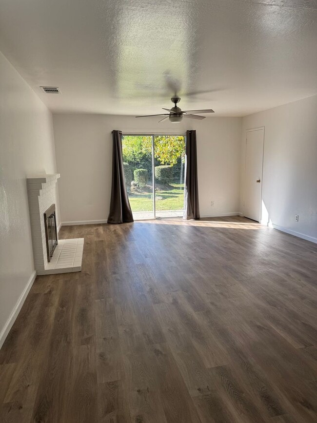 1315 L St in Davis, CA - Building Photo - Building Photo