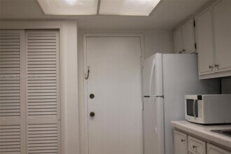 1400 NE 169th St in Miami, FL - Building Photo - Building Photo