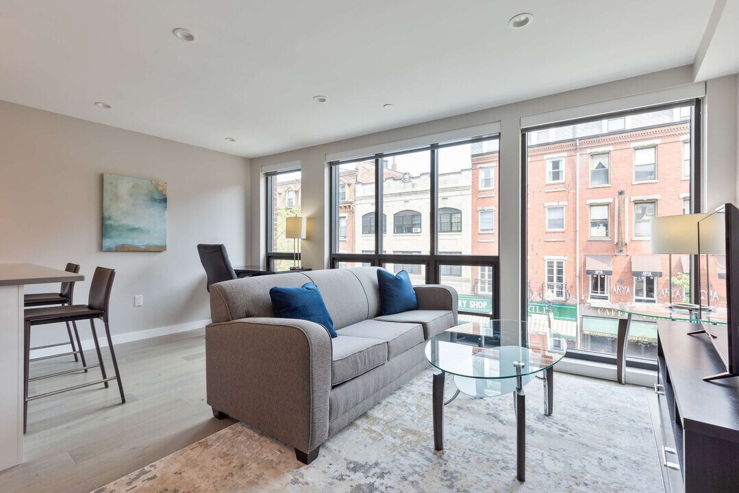 244 Hanover St in Boston, MA - Building Photo