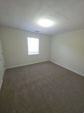 1219 Byrne Ave, Unit B in Cookeville, TN - Foto de edificio - Building Photo