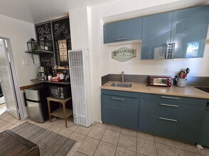 5710 Vineland Ave in Los Angeles, CA - Building Photo - Building Photo