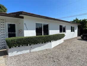 9711 SW 162nd St in Miami, FL - Building Photo - Building Photo