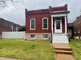 8215 Pennsylvania Ave in St. Louis, MO - Building Photo