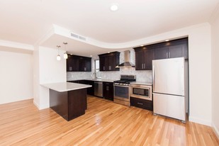 Delancey Place in Philadelphia, PA - Building Photo