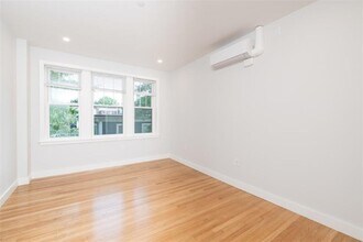 7 Forest St, Unit 4 in Cambridge, MA - Building Photo - Building Photo