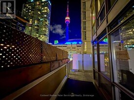 10 Navy Wharf Ct in Toronto, ON - Building Photo