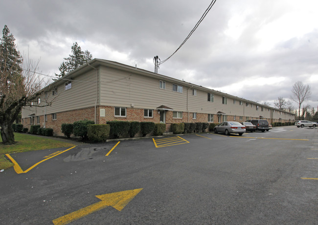 Beaverton Garden Court Apartments in Beaverton, OR - Foto de edificio - Building Photo