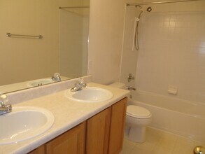 2235 Ashwood Pl in Littleton, CO - Building Photo - Building Photo