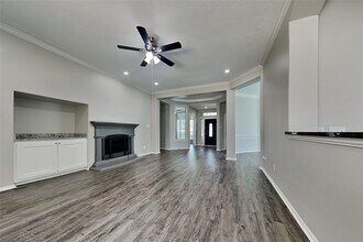 9111 Cascade Basin Falls in Tomball, TX - Building Photo - Building Photo