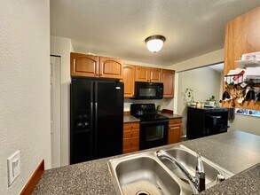 Mill Creek - Country Club Condo in Mill Creek, WA - Building Photo - Building Photo