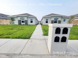 1904 Davenport St in Weslaco, TX - Building Photo