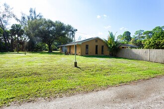 169 Armadillo Way in West Palm Beach, FL - Building Photo - Building Photo