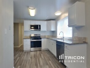 827 Glen Martin Dr in Sparks, NV - Building Photo - Building Photo