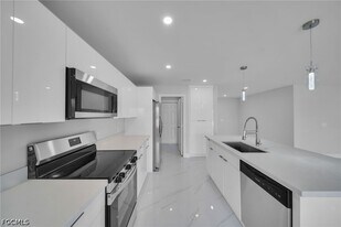 2001 NW 20th St in Cape Coral, FL - Building Photo