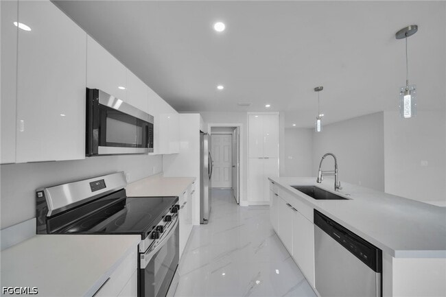 property at 2001 NW 20th St