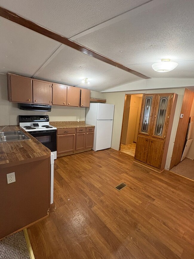 property at 423 Mt Vernon Dr