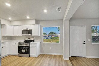 739 Ellerbe Way in Lakeland, FL - Foto de edificio - Building Photo