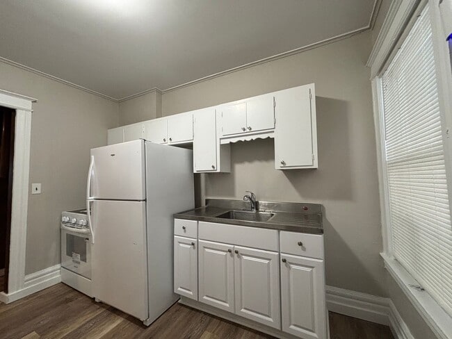 205-207-207 Magee Ave