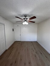 5134 N Glendora Ave, Unit 35 in Covina, CA - Foto de edificio - Building Photo