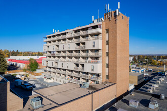 Horizon West in Calgary, AB - Building Photo - Building Photo