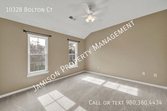 10328 Bolton Ct in Charlotte, NC - Building Photo - Building Photo