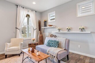 5044 Arpent St in St. Charles, MO - Foto de edificio - Building Photo