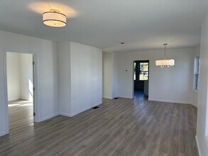 15 Chestnut St in Milford, MA - Building Photo - Building Photo