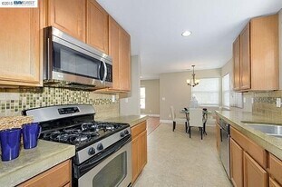 655 North N Street in Livermore, CA - Building Photo