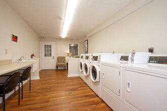 Brooksville Court & Brooksville Green in Brooksville, KY - Building Photo - Building Photo