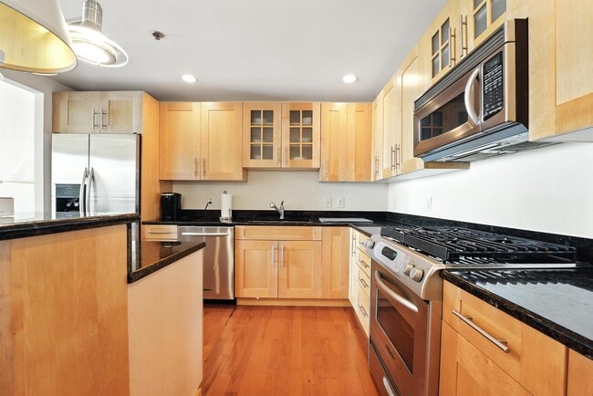 1025 MAXWELL Ln in Hoboken, NJ - Building Photo - Building Photo