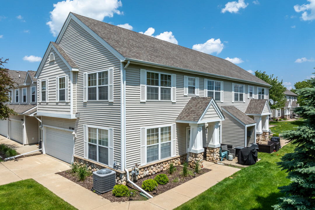 Villas at Bridgewood Pointe in West Des Moines, IA - Building Photo