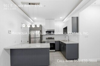 901 E Yuma Ave in McAllen, TX - Foto de edificio - Building Photo