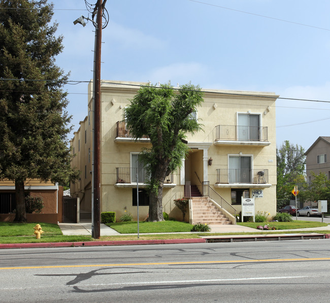 Burbank Gardens in Sherman Oaks, CA - Foto de edificio - Building Photo