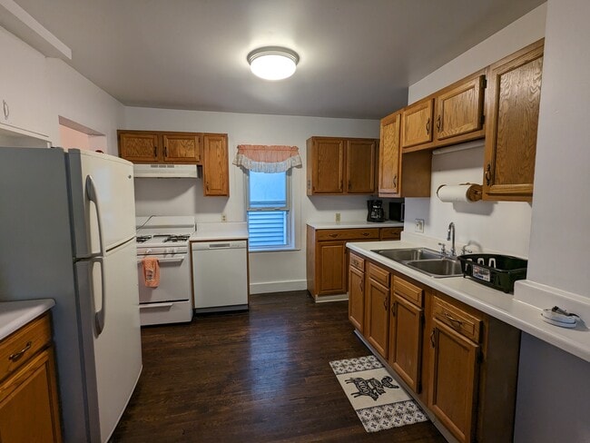 72 Park Ave, Unit Apt 1 in Binghamton, NY - Building Photo - Building Photo