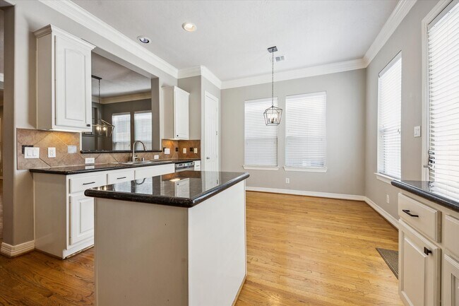 5337 Elm St in Houston, TX - Foto de edificio - Building Photo