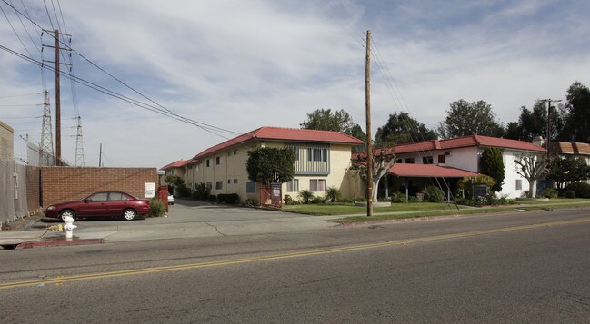 Hacienda De Mesa Apartments in Costa Mesa, CA - Building Photo - Building Photo