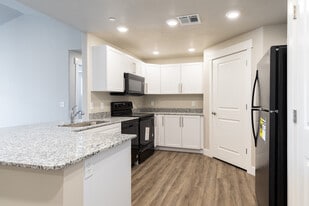 Retreat at South Haven Farms in Payson, UT - Building Photo