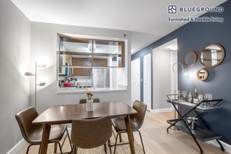 130 W 15th St in New York, NY - Building Photo - Building Photo
