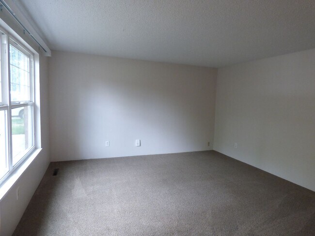 1438 Stuart St in Longmont, CO - Foto de edificio - Building Photo