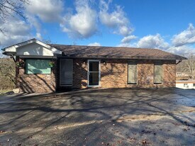 2643 Lake City Hwy in Clinton, TN - Building Photo