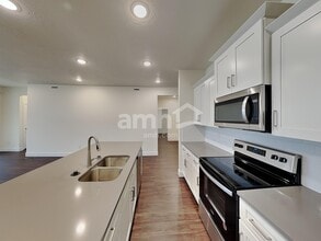 3100 N Vigo Ave in Star, ID - Foto de edificio - Building Photo