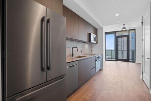84 East Ave in Austin, TX - Building Photo