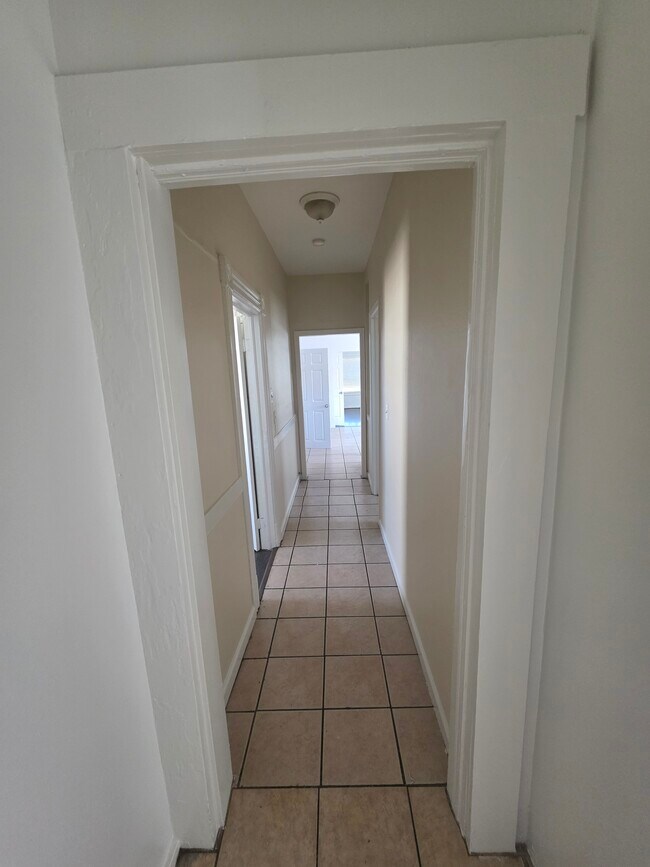 3451 Salisbury St, Unit 3451 A in Oakland, CA - Foto de edificio - Building Photo