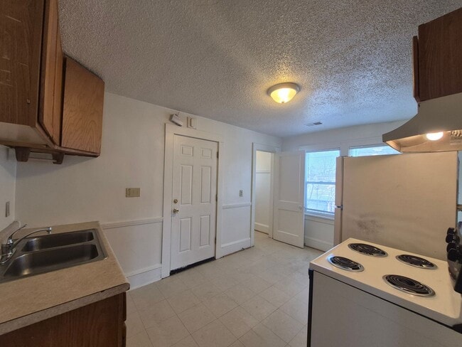 661 Orange Ave E in St. Paul, MN - Building Photo - Building Photo