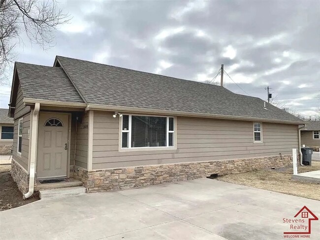 property at 1604 NW Lindy Ave