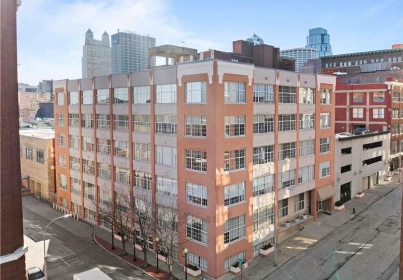 321 W 7th St in Kansas City, MO - Building Photo