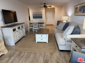 26664 Seagull Way in Malibu, CA - Building Photo