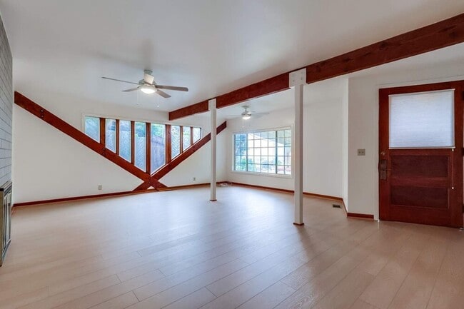 1724 Golden Gate Ave in Los Angeles, CA - Building Photo - Building Photo